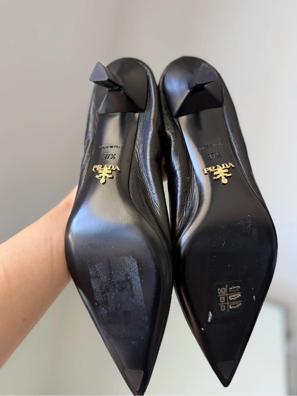 New Prada Pointed-Toe Pumps 37.5 $1,250
